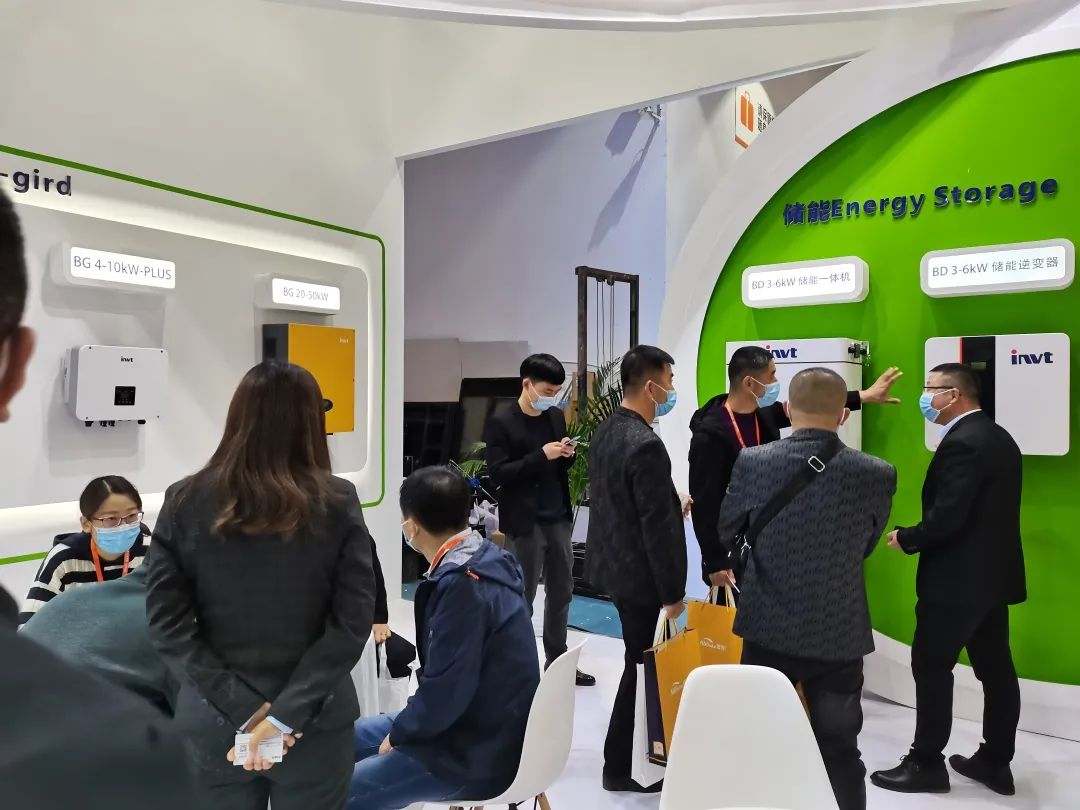 英威腾光伏在济南光伏展SUCE展示光伏逆变器
